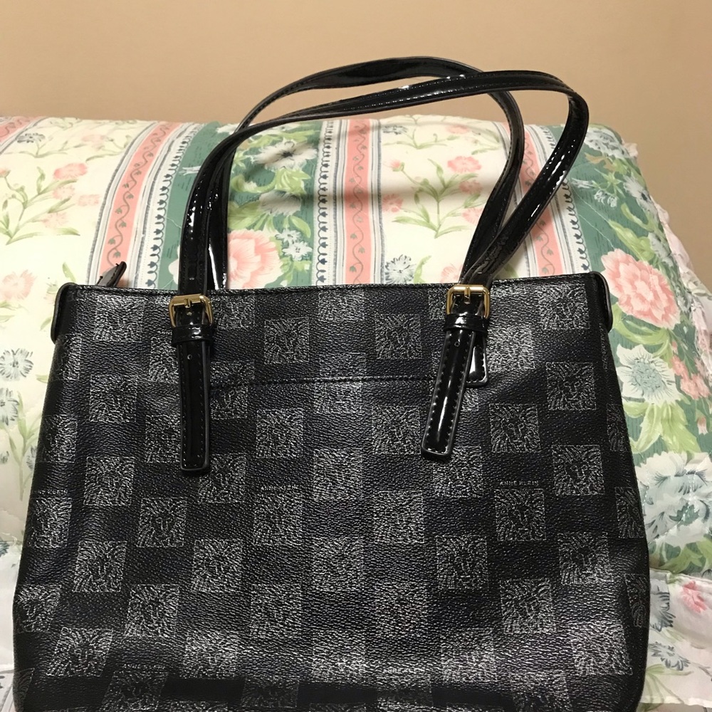Handbag - Picture 2 of 3